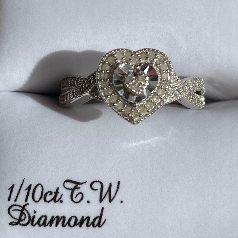 ❤️1/10cttw Diamond Ring SIZE 7